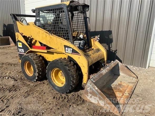 CAT 242B Kompaktlastere