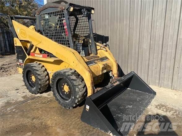 CAT 252 Kompaktlastere
