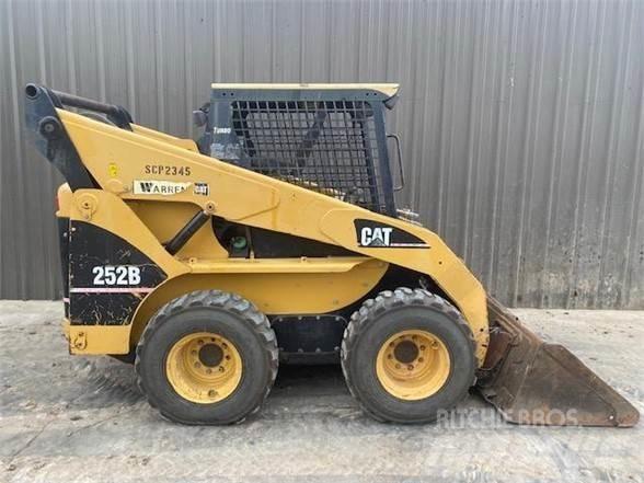 CAT 252B Kompaktlastere