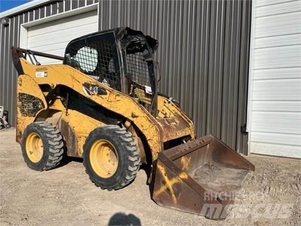 CAT 272C Kompaktlastere