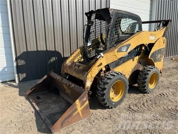 CAT 272C Kompaktlastere