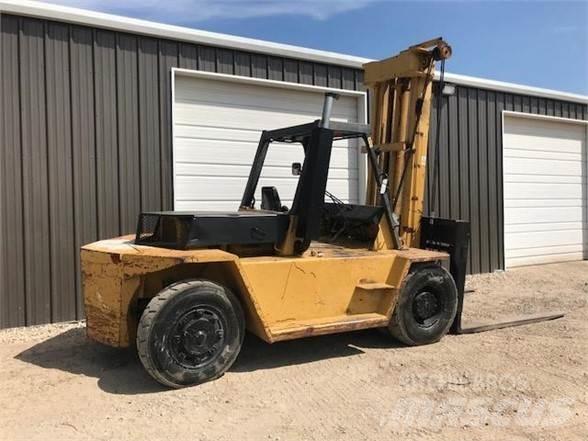 CAT V225B Diesel Trucker
