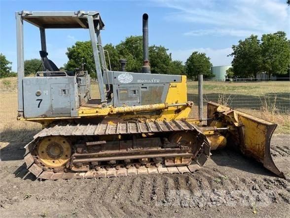 Komatsu D32P-1 Dozere Beltegående
