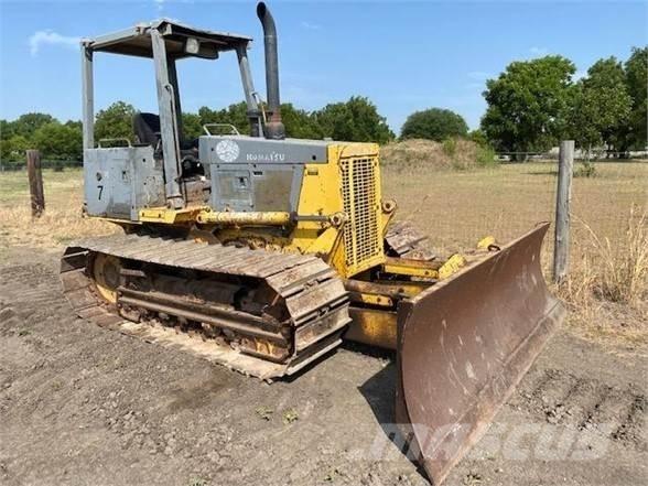 Komatsu D32P-1 Dozere Beltegående