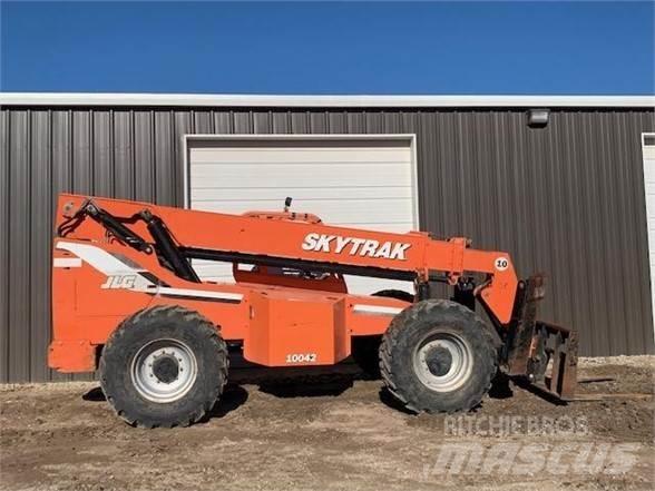 SkyTrak 10042 Teleskoplastere