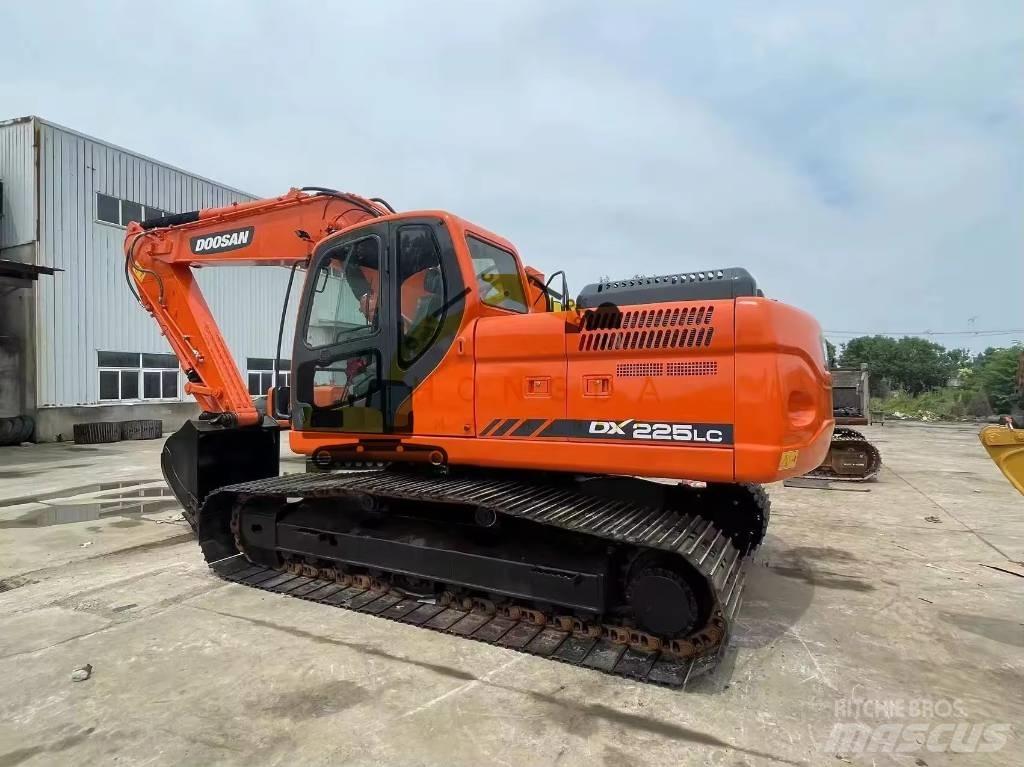 Doosan DX 225 LC Beltegraver