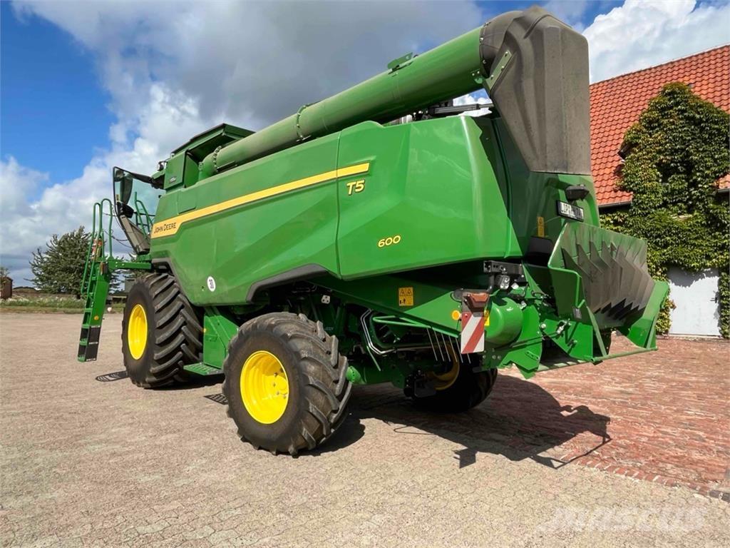 John Deere T5 600 Skurtreskere