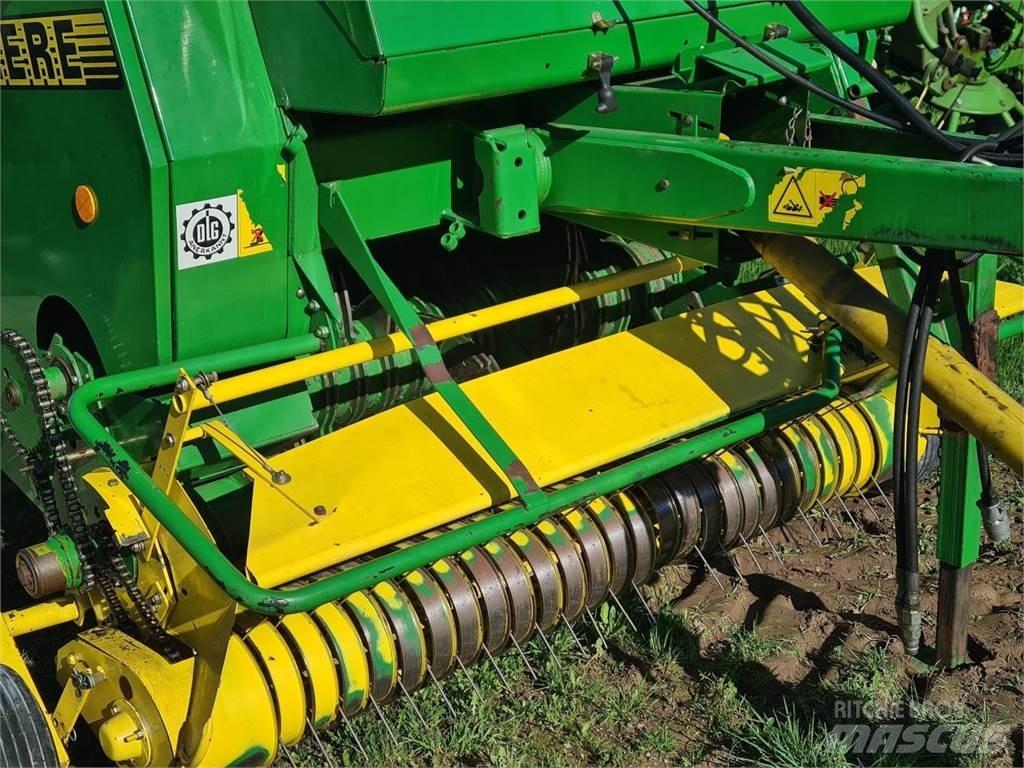 John Deere 590 Rundballepresser