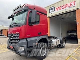 Mercedes Arocs 1853 Trekkvogner