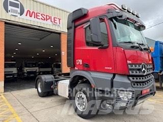 Mercedes Arocs 1853 Trekkvogner