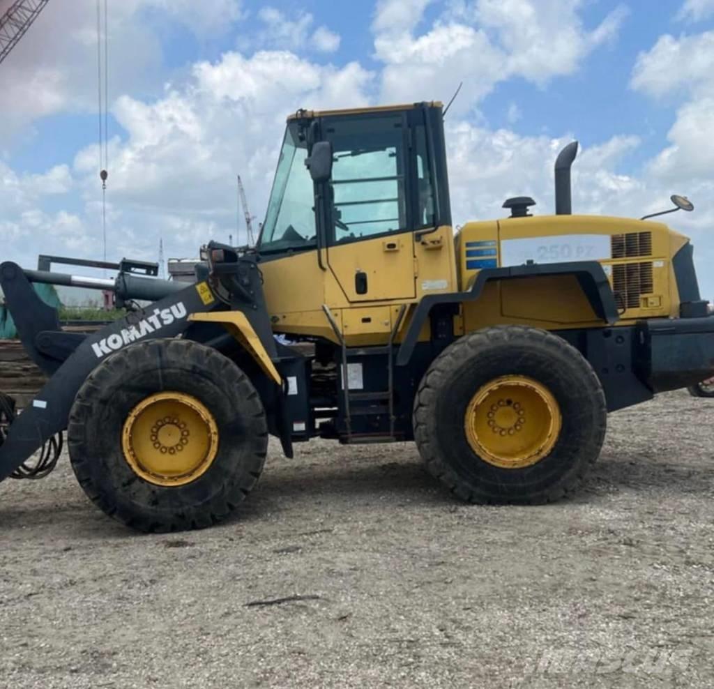 Komatsu WA 250 PZ-6 Hjullastere