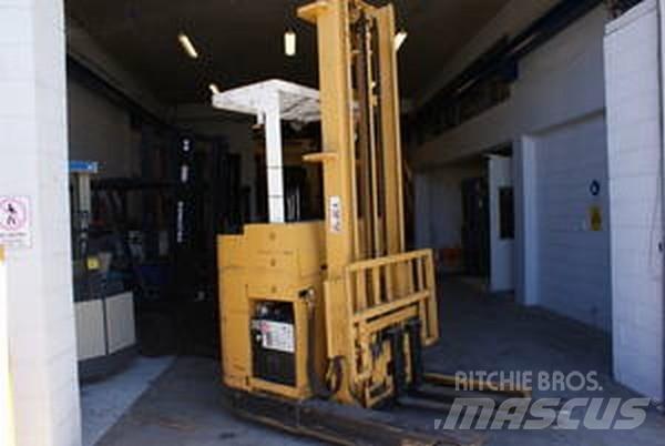 TCM FRHB20 Skyvemasttruck