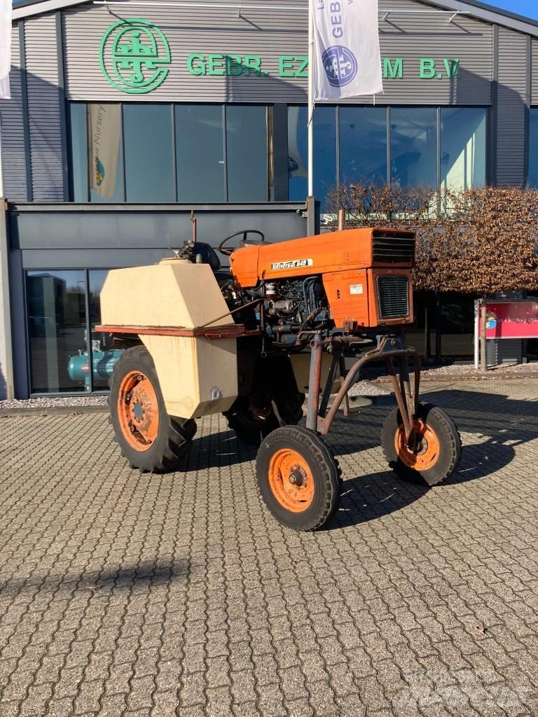 Universal 640V Traktorer