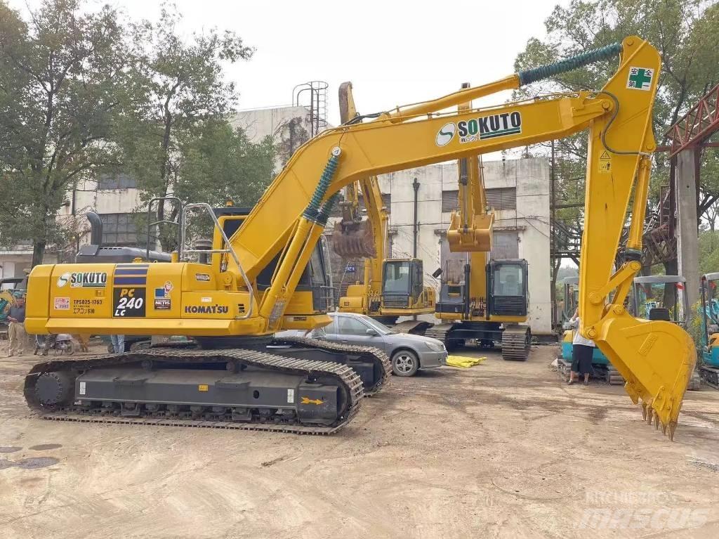 Komatsu PC240-8 Beltegraver