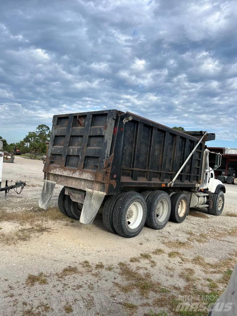 Mack Granite Tippbil