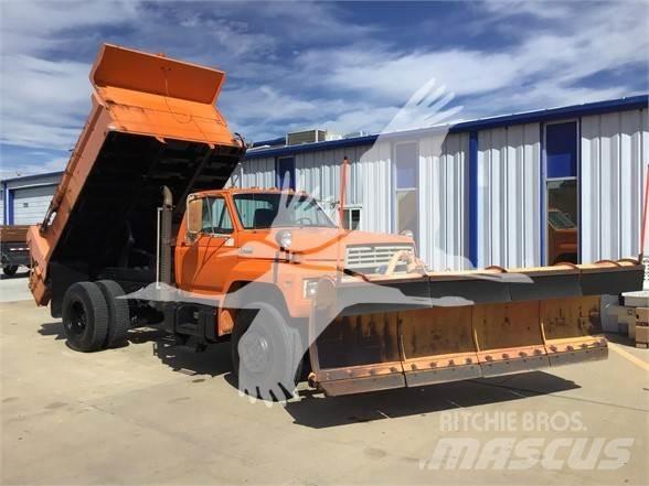 Ford F800 Sand- og saltspredere