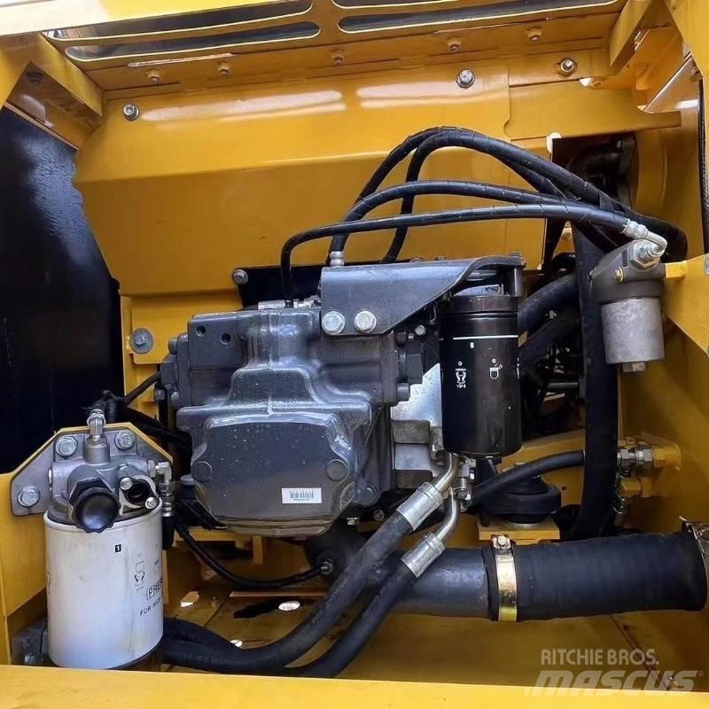 Komatsu PC 220 Beltegraver