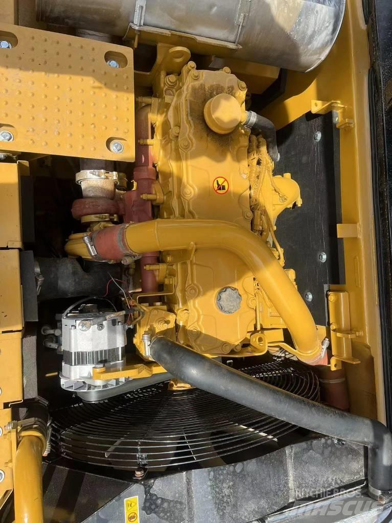 CAT 325d Beltegraver