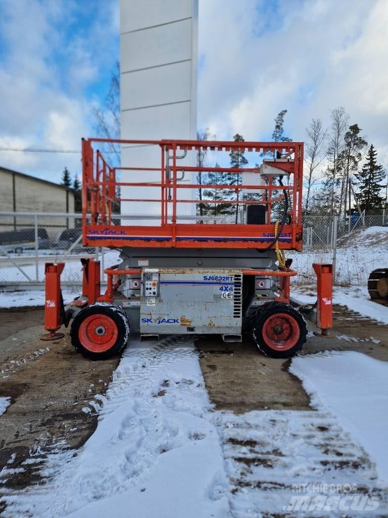SkyJack SJ 6832 RT Sakselifter
