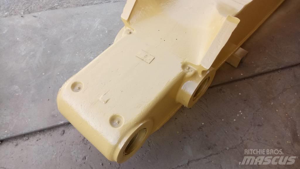 CAT 245 Bommer og stikker