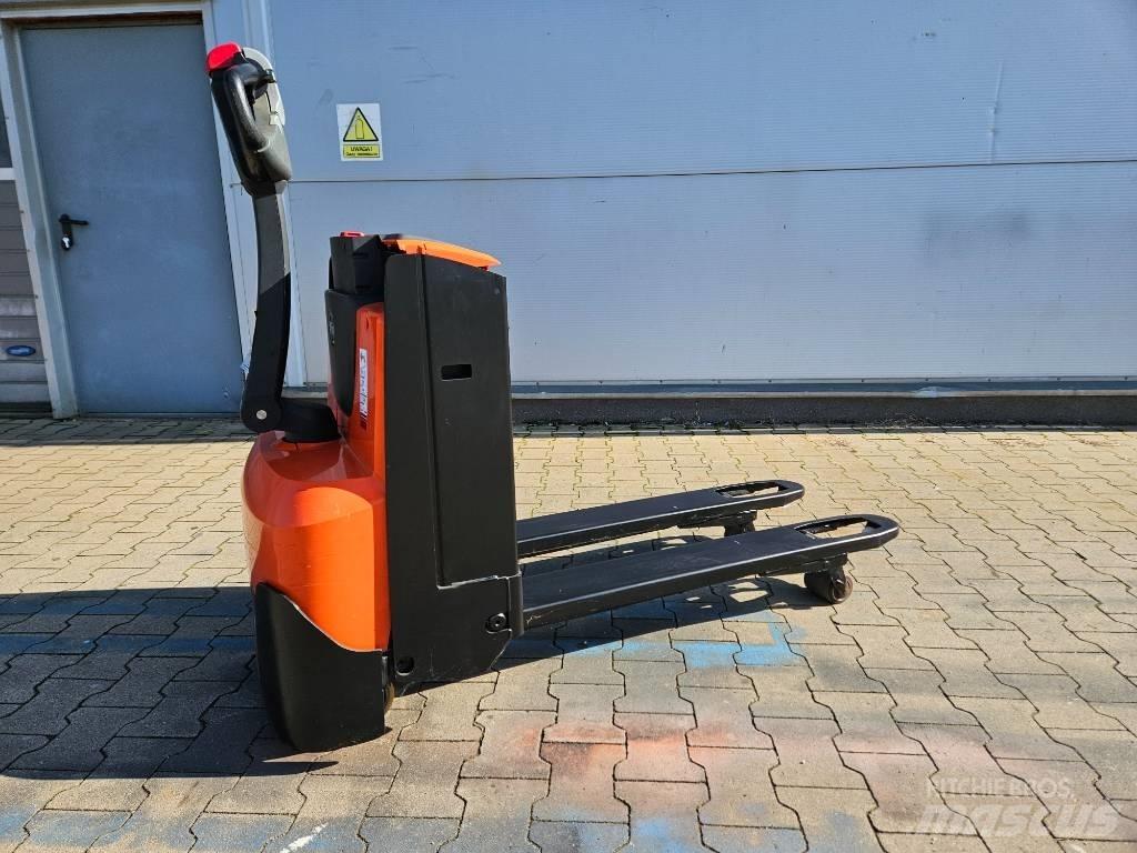 BT LWE 140 Lavtløftende truck