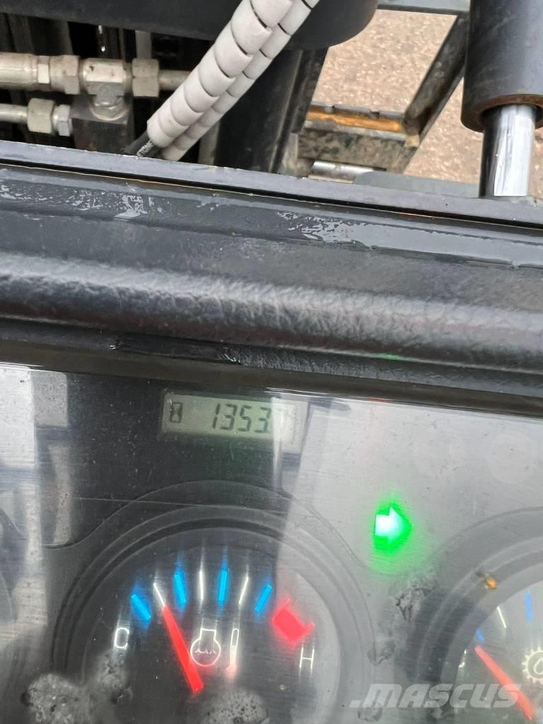 Doosan D 25 GP Diesel Trucker