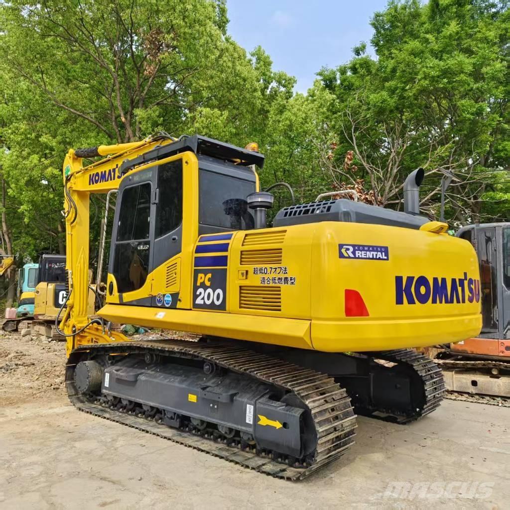 Komatsu PC 200-8 Beltegraver
