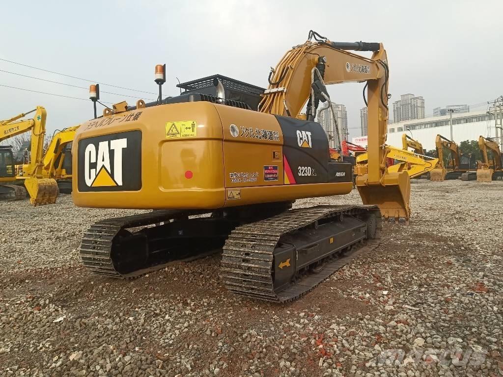 CAT 323 D Beltegraver