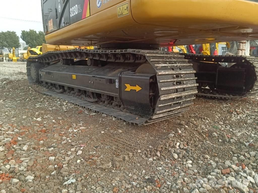 CAT 323 D Beltegraver