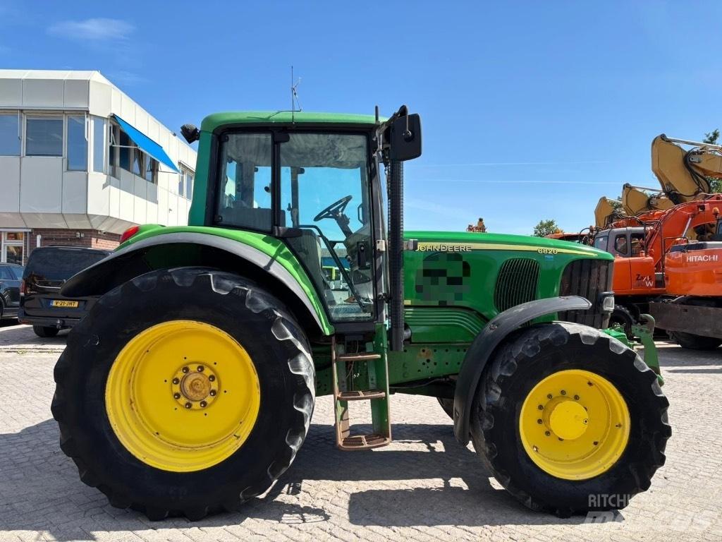 John Deere 6820 AQ Traktorer