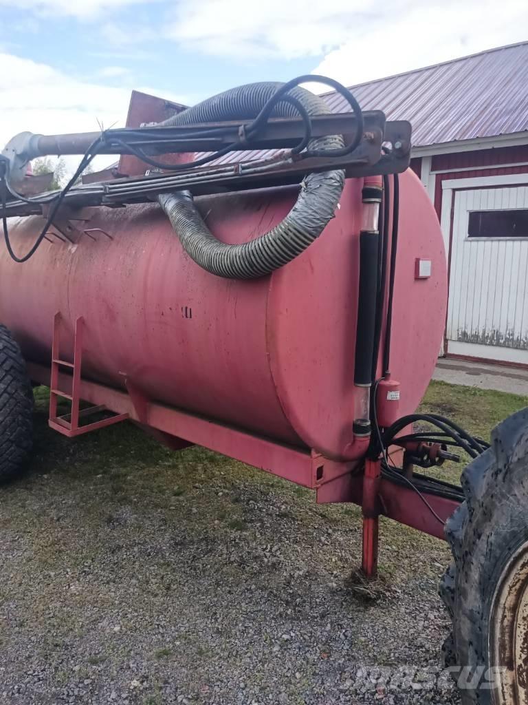 Matti 8000 Slamtanker
