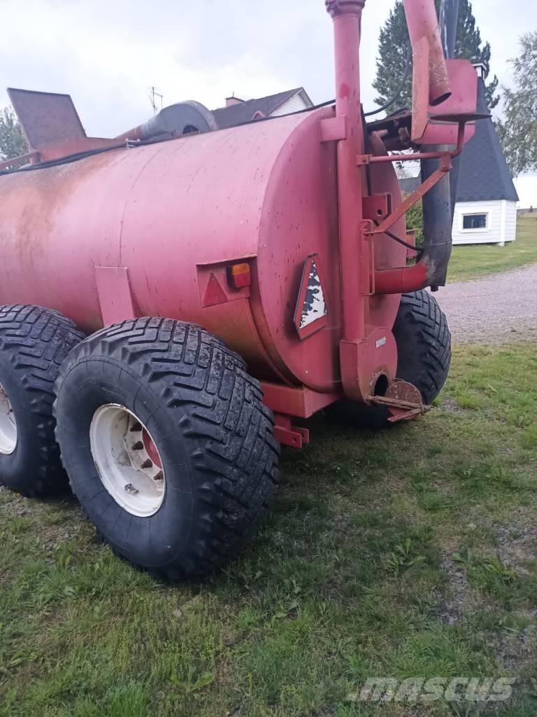 Matti 8000 Slamtanker