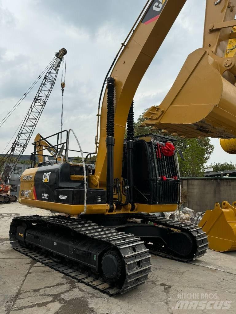 CAT 326D2 Beltegraver