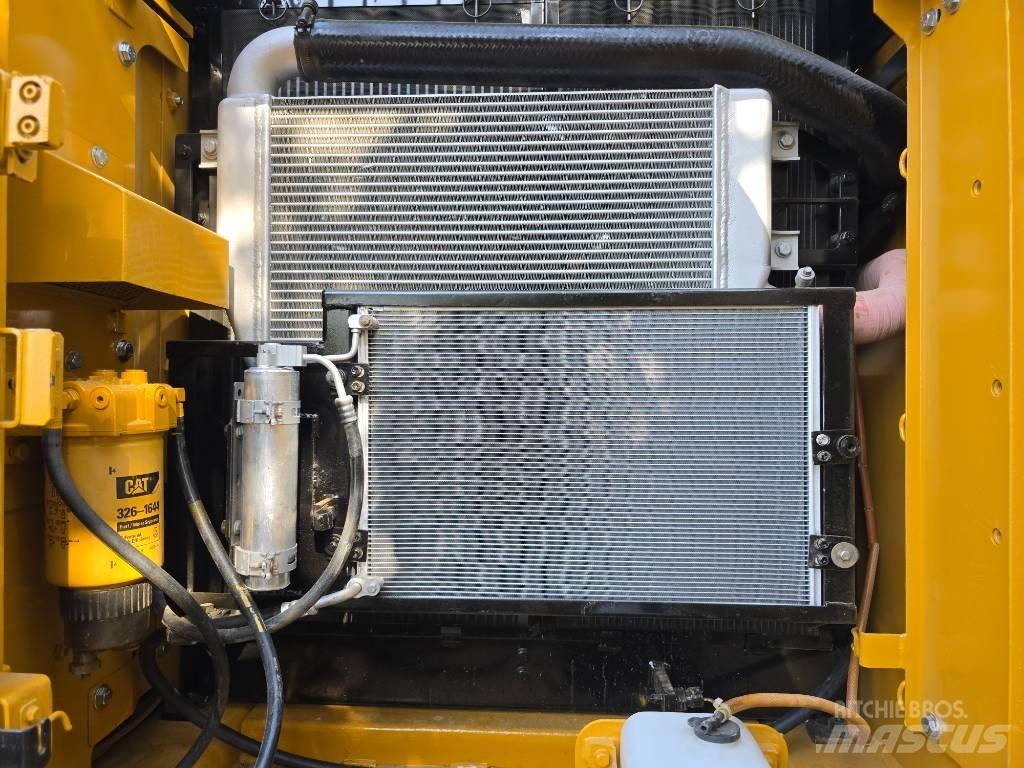 CAT 320D2 Beltegraver