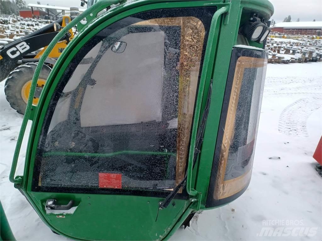 John Deere 1210e Førerhus og Interiør