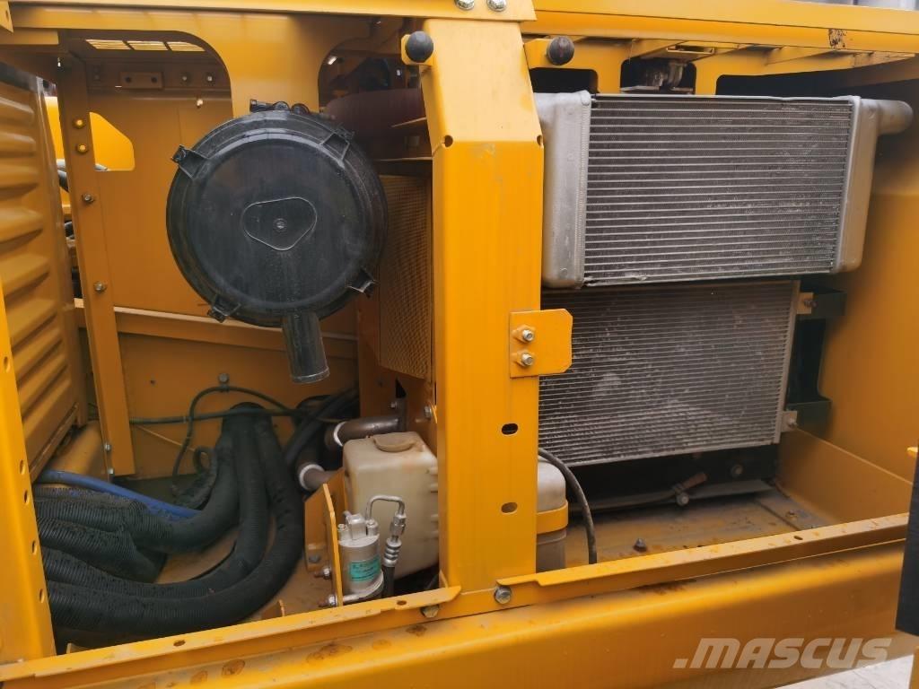 Komatsu PC220-7 Beltegraver