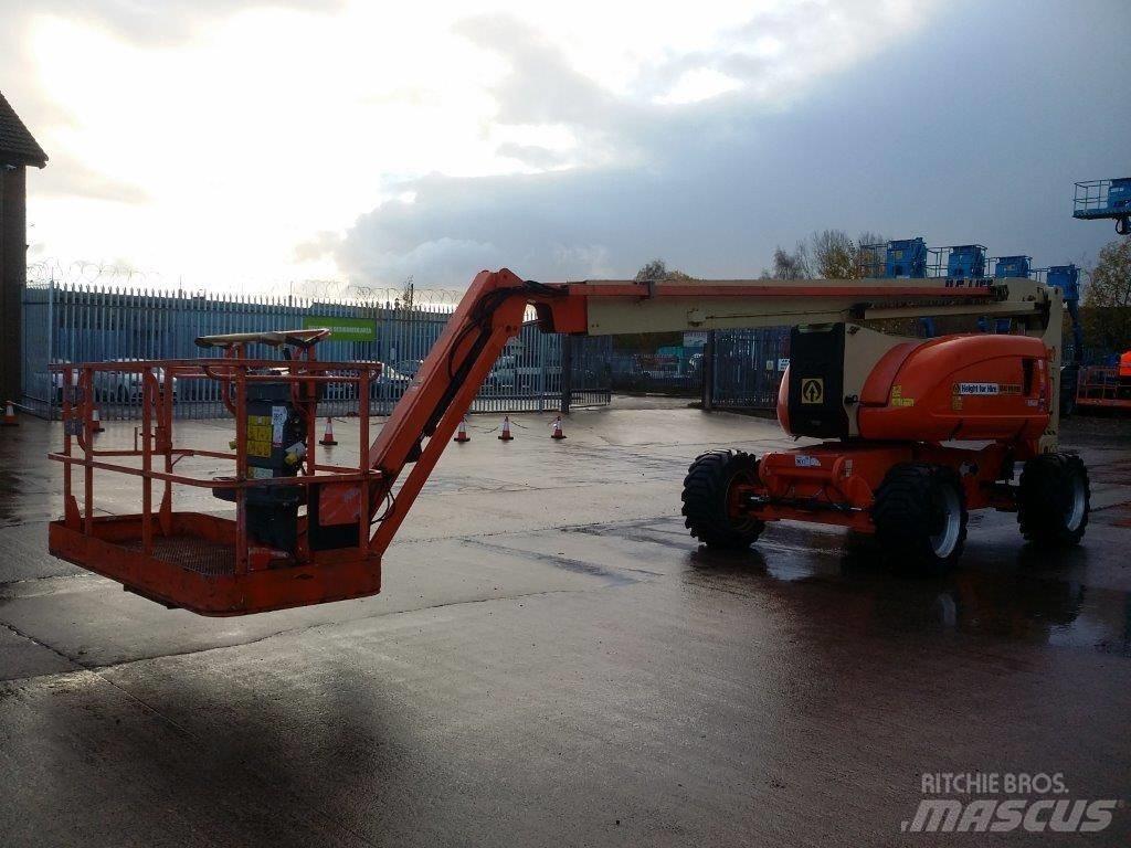 JLG 800AJ Leddede bomlifter