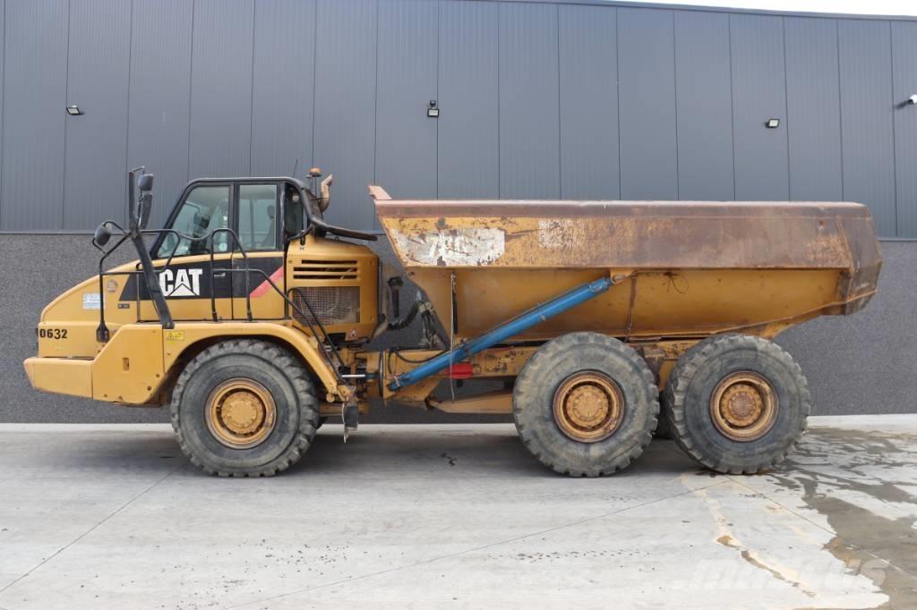 CAT 730 Rammestyrte Dumpere