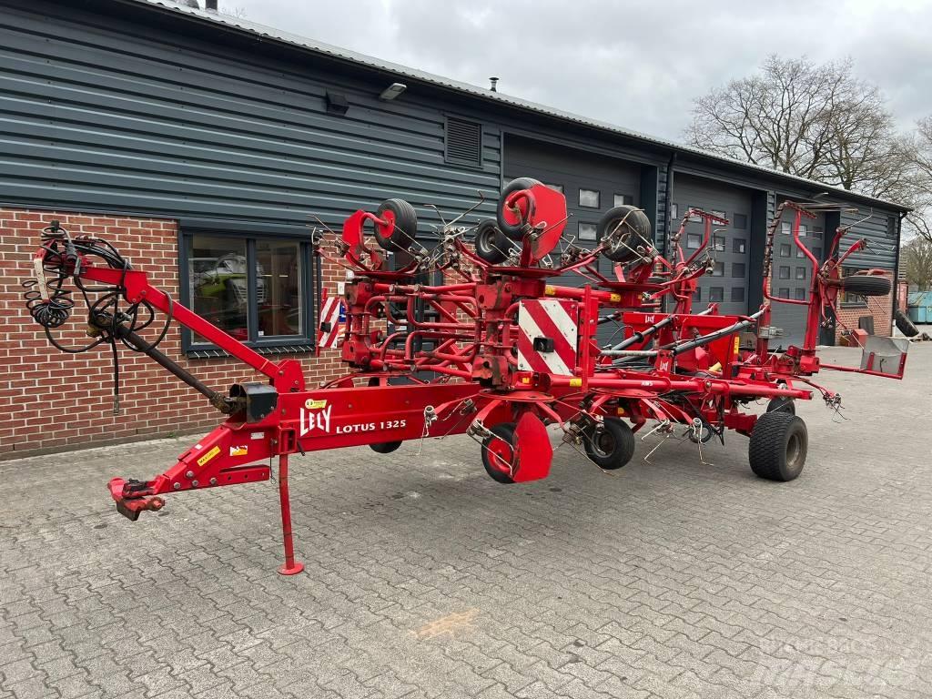 Lely Lotus 1325 Raker og høyvendere