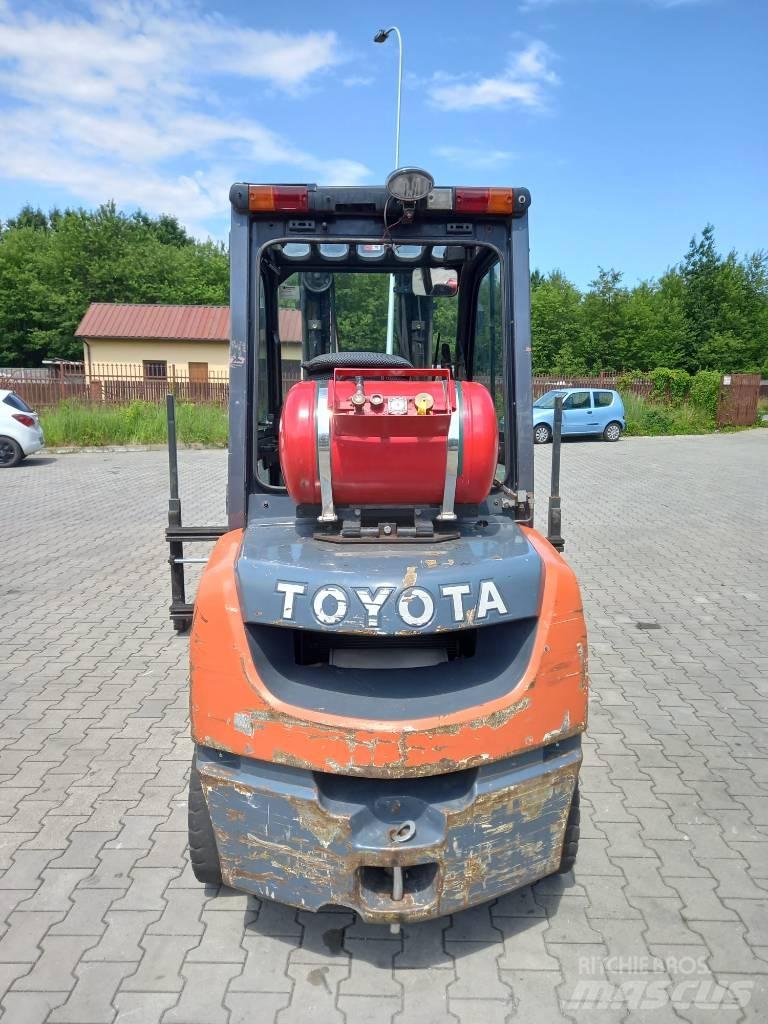 Toyota 8 FGF 30 Propan trucker