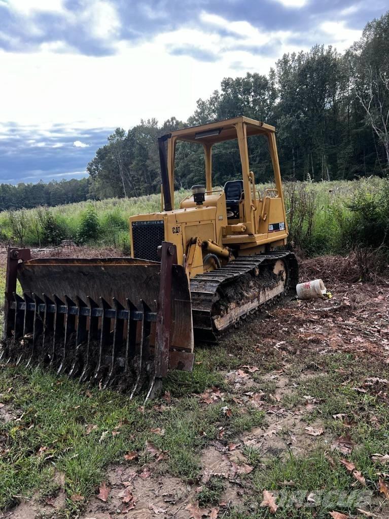 CAT D 3 B Dozere Beltegående