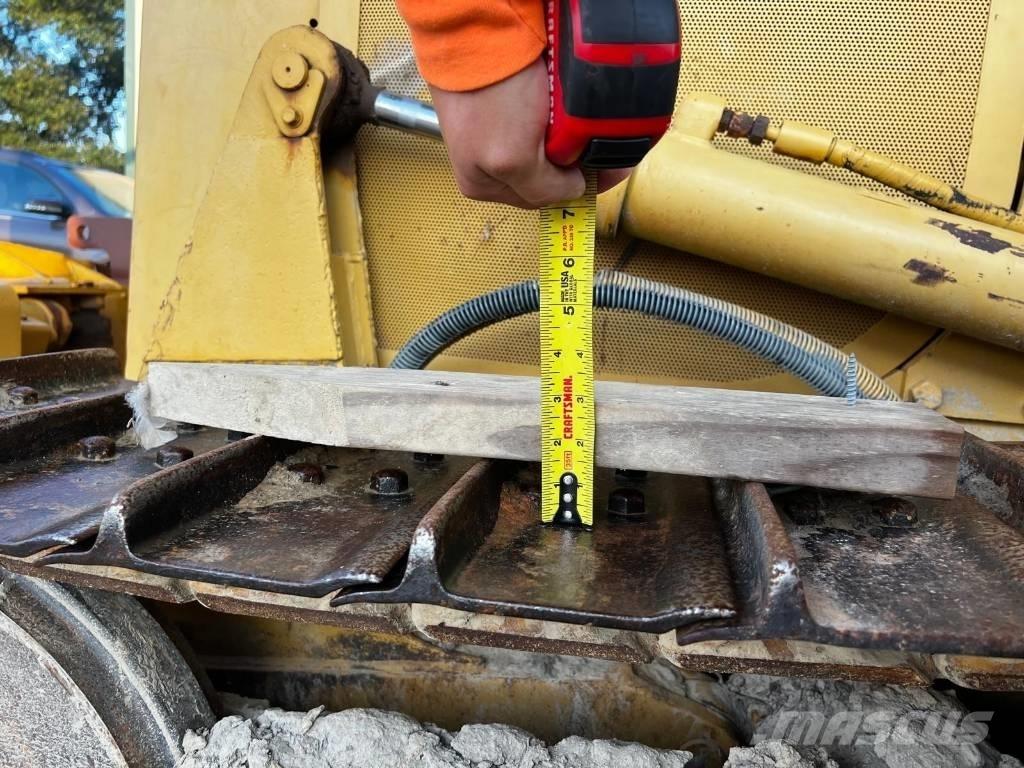 CAT D 3 B Dozere Beltegående