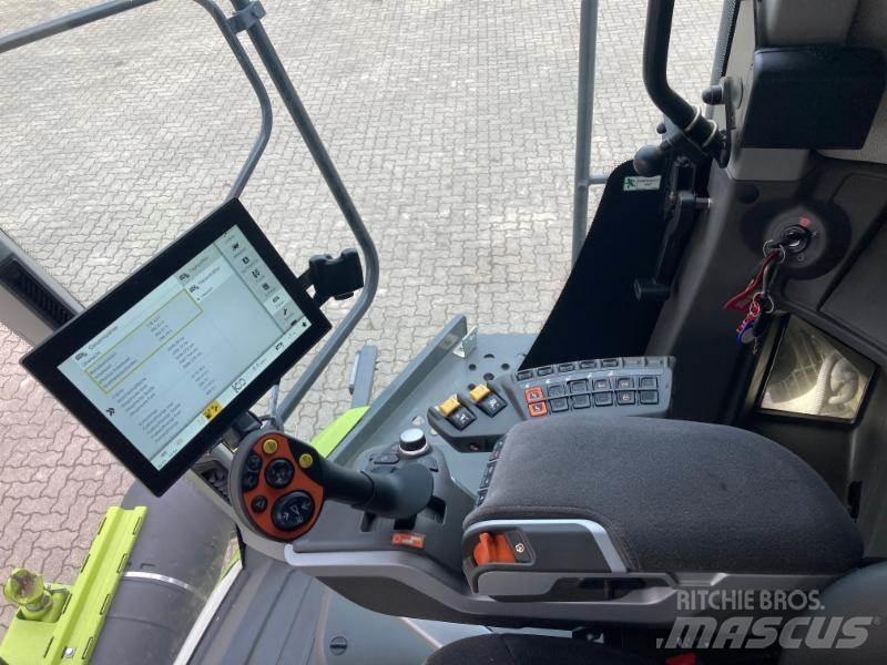 CLAAS LEXION 5400 Skurtreskere