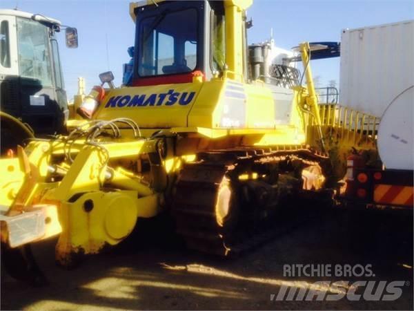 Komatsu D85EX-15 Dozere Beltegående