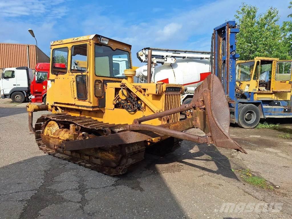 Komatsu D45-1 Dozere Beltegående