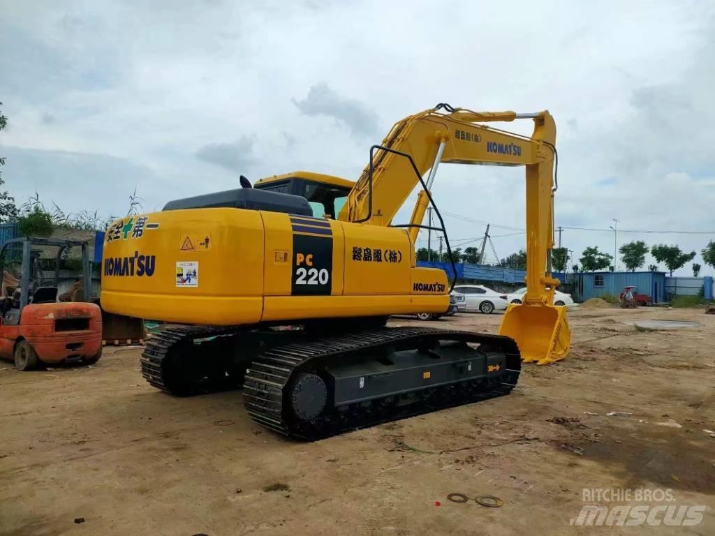 Komatsu PC 220 Beltegraver