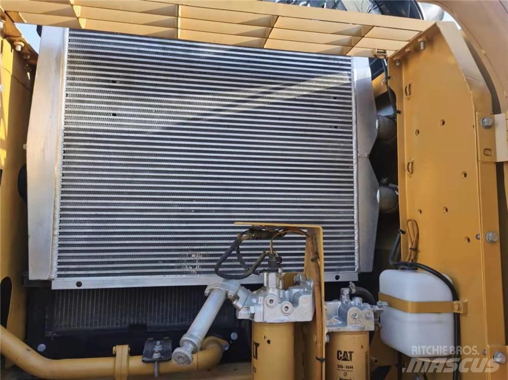CAT 326D Beltegraver