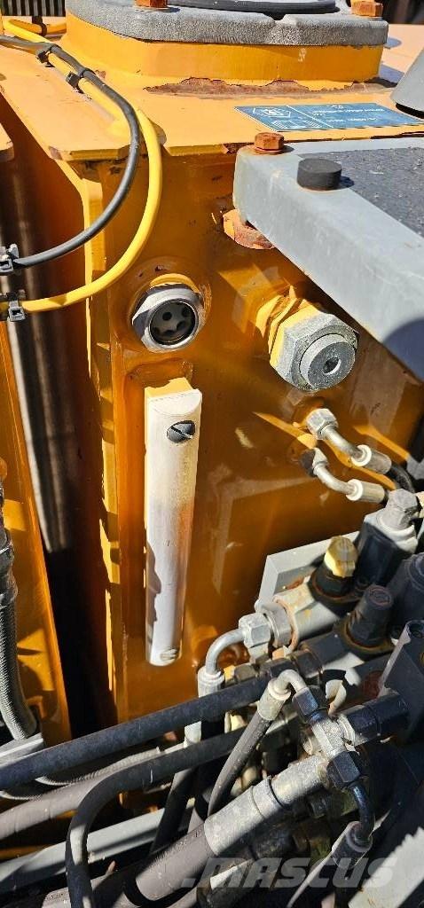 Liebherr LH 22 M Gravemaskiner for avfallshåndtering