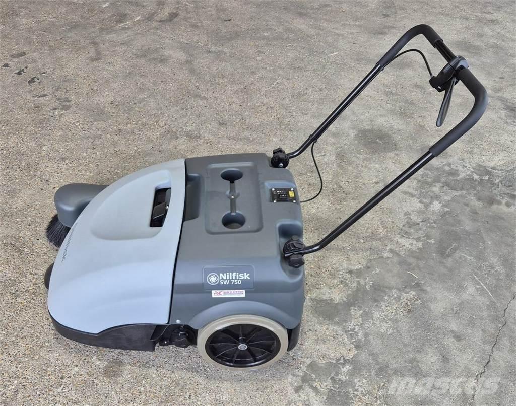 Nilfisk SW 750 Feiemaskiner