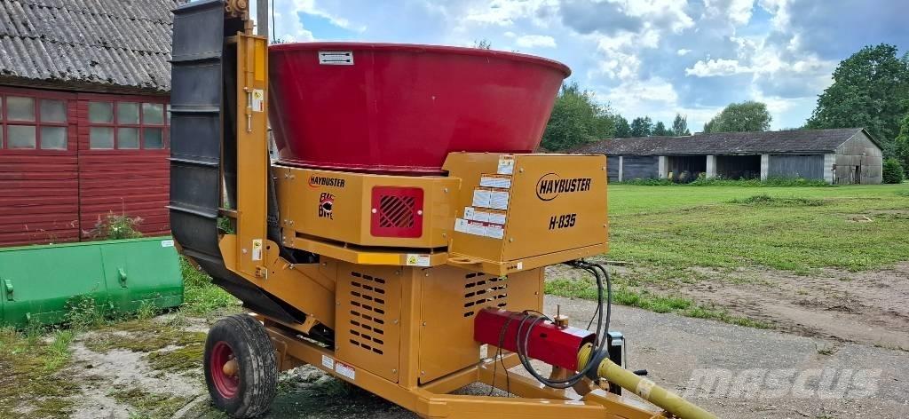 Haybuster H-835 Rundballerivere, -kuttere og -utpakkere